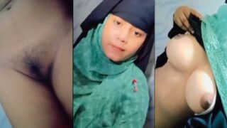 Big-boob Muslim Babe Records her mms in a Bathroom